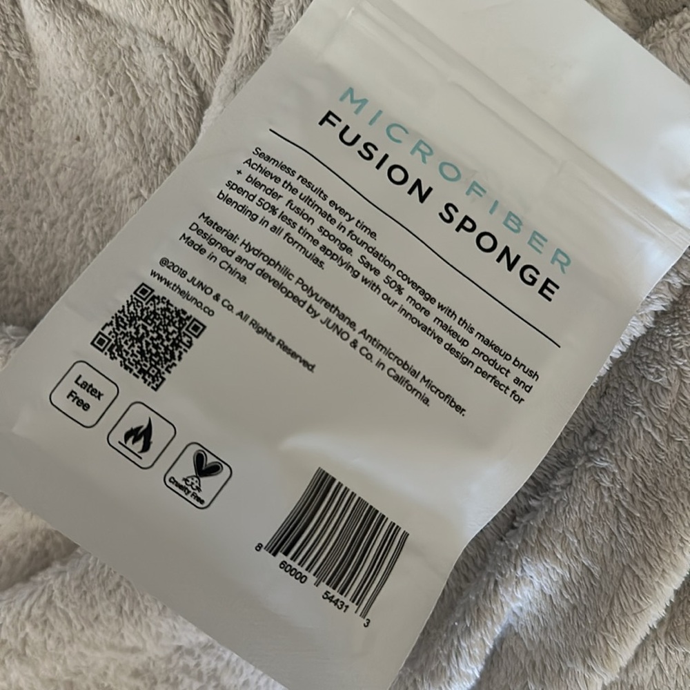 Juno & Co. Microfiber fusion makeup sponges - Picture 3 of 3